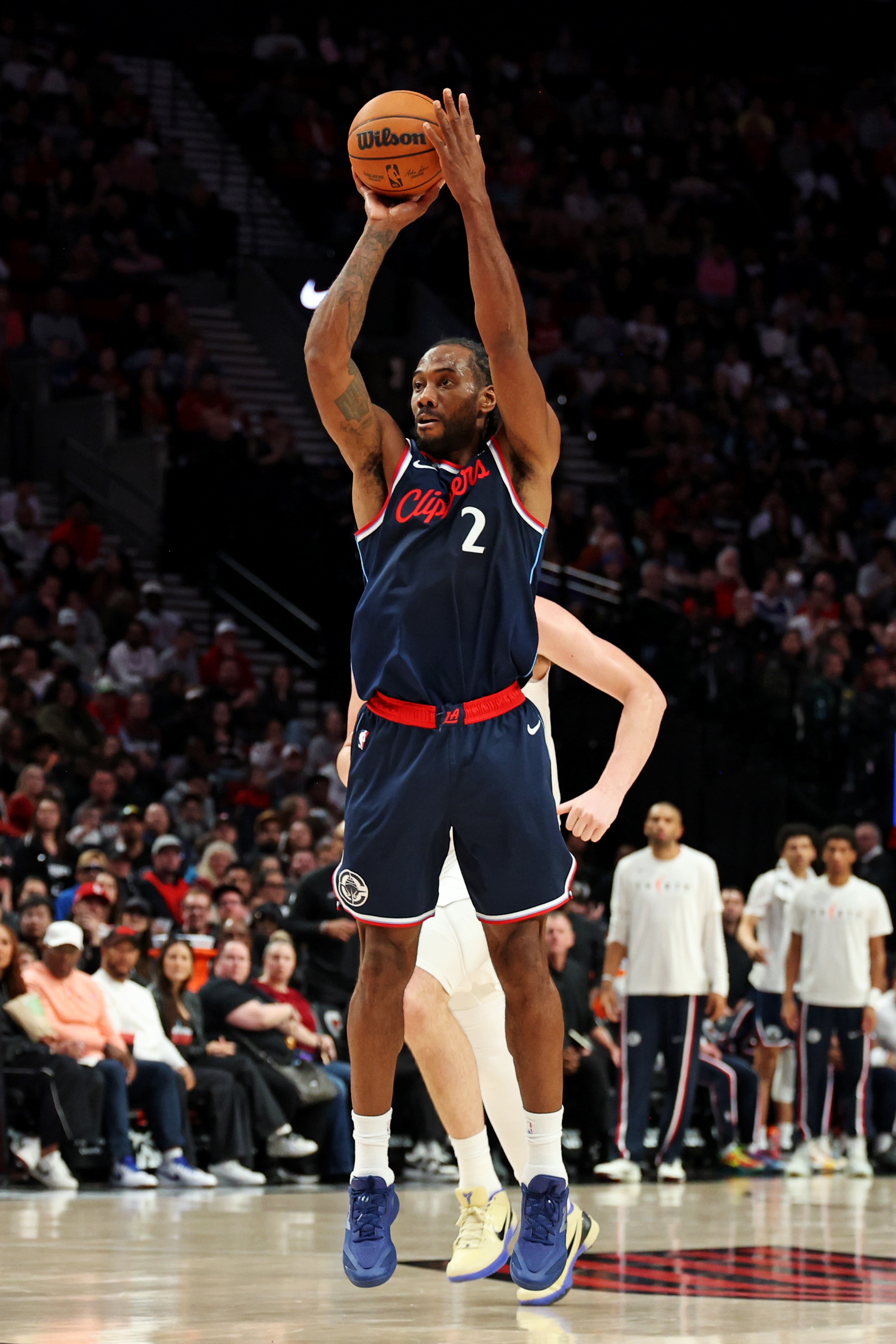 足球免费在线直播-媒体人：快船连续两次被开拓者暴打 限制小卡其他人放不放无所谓